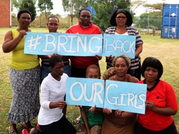 #bringbackourgirls – SOS-Jugendliche und Kinderdorf-Mütter in Pietermaritzburg, Südafrika