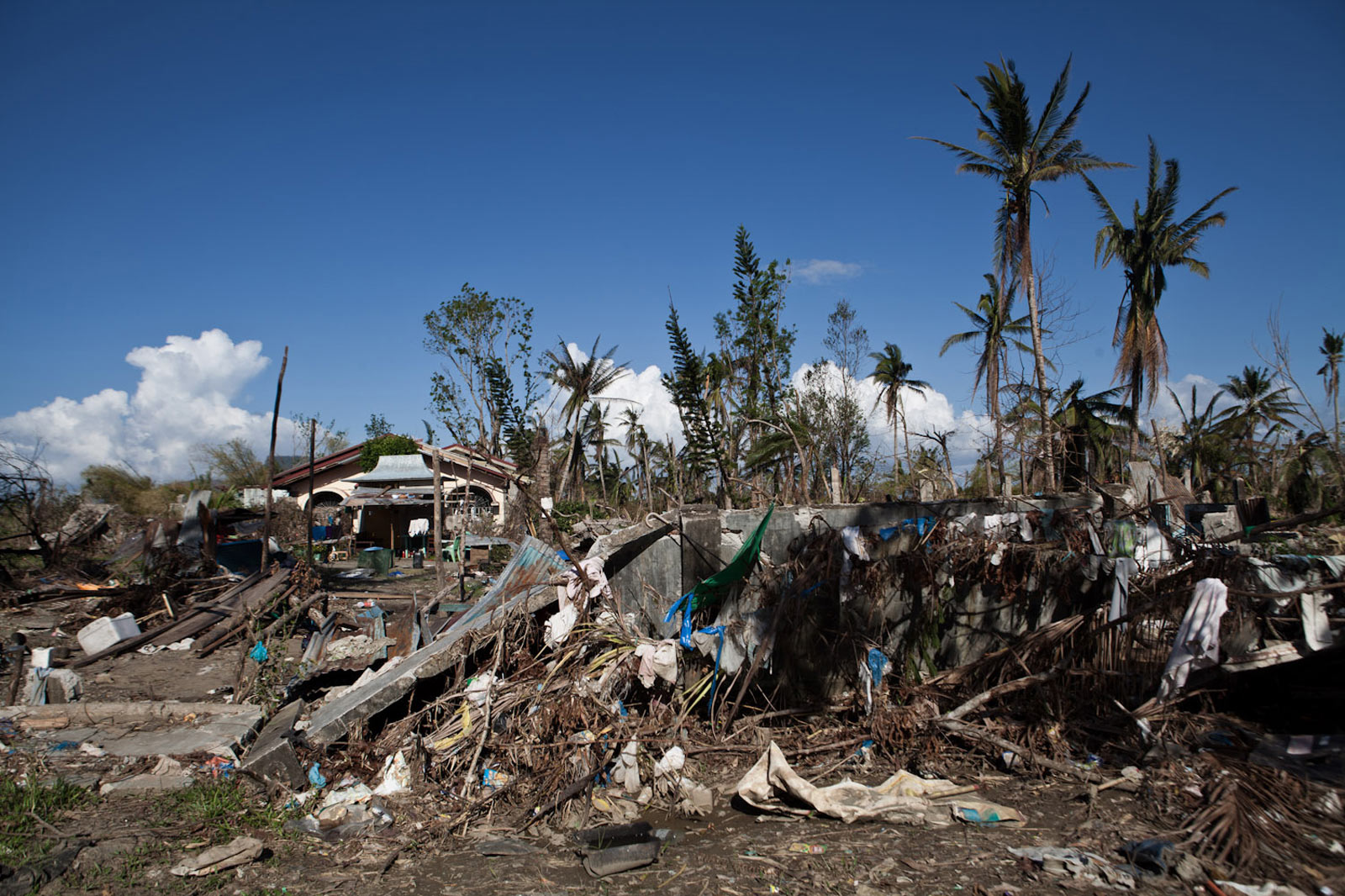 Zerstörung auf den Philippinen nach Taifun