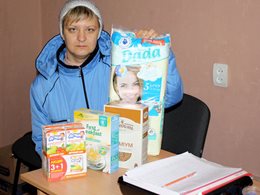 Essenspakete der SOS-Nothilfe in Starobilsk