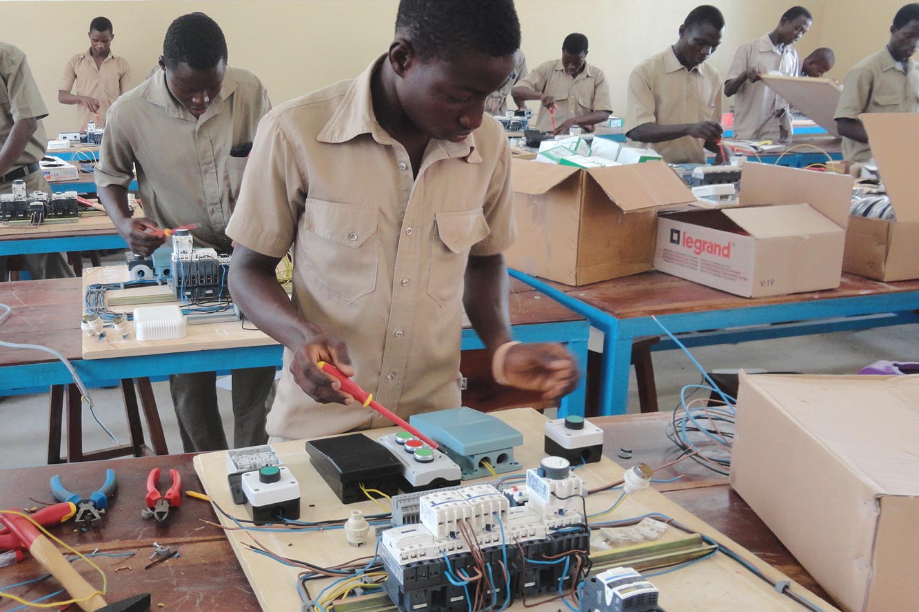 Im SOS-Ausbildungszentrum für technische Berufe in Kara, Togo