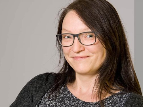 Petra Bartoli y Eckert widmet ihr 10-jähriges Jubiläum als freie Kinderbuchautorin den SOS-Kinderdörfern.