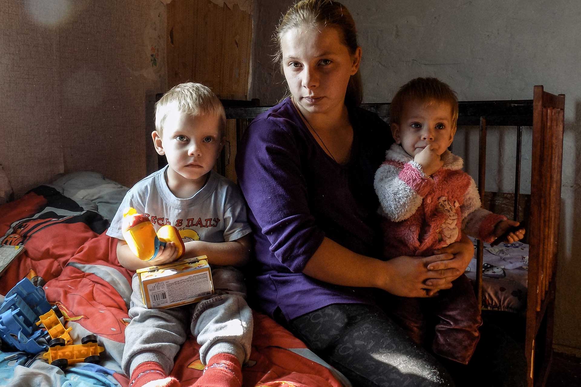 Familie in der Ukraine. Foto: Maxim Shemet