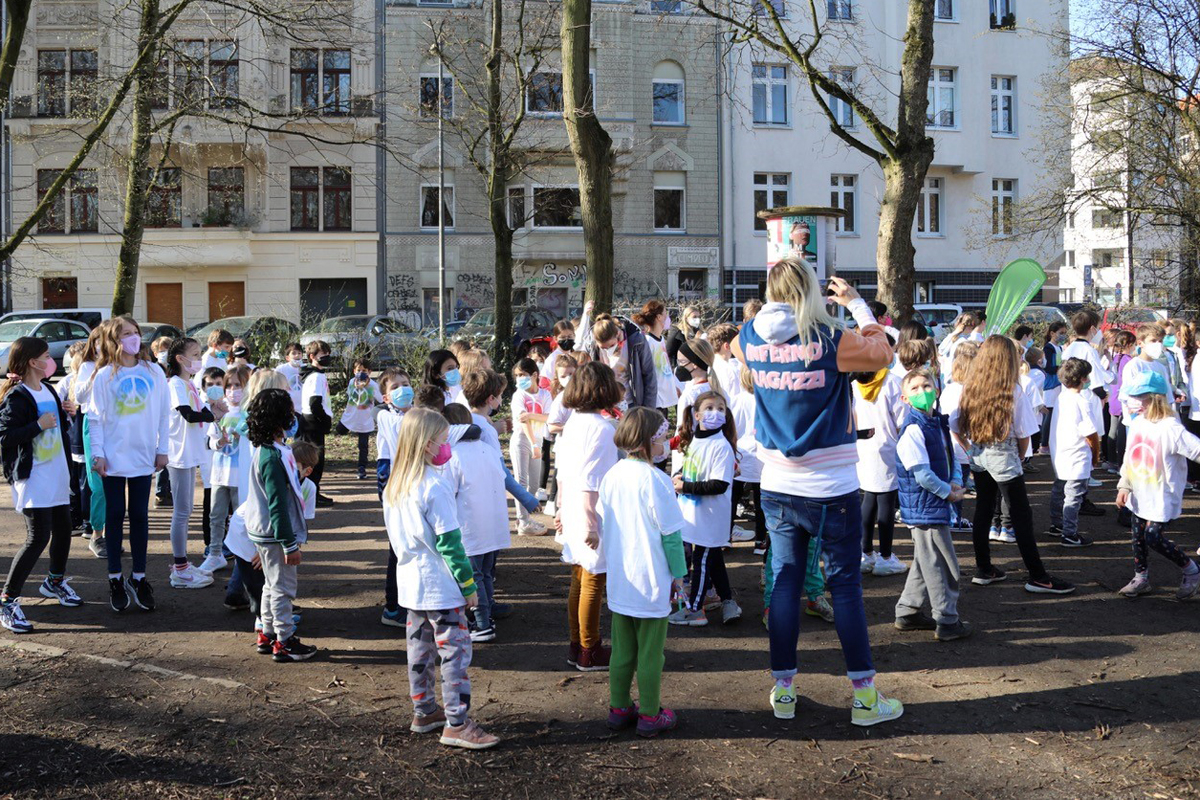 Schüler:innen bei Spendenlauf