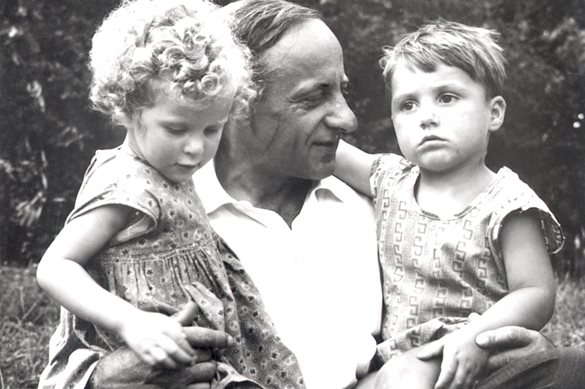 Hermann Gmeiner mit österreichischen SOS-Kindern