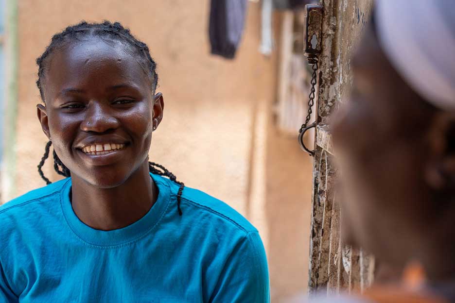 Sozialarbeiterin aus dem Familienstärkungsprogramm in Kenia