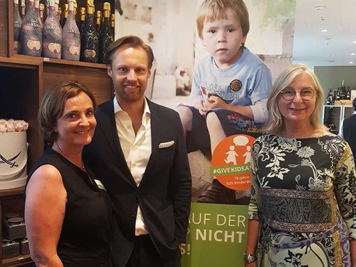Business Breakfast mit Botschaft im Düsseldorfer Restaurant Sansibar (von links): Petra Horn (Vorstand SOS-Kinderdörfer weltweit), Thomas Höhn (Geschäftsführer Breuninger Düsseldorf), Dr. Gitta Trauernicht (Vize-Präsidentin SOS-Kinderdorf International)