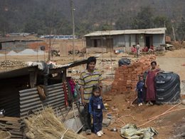 SOS hilft Familien beim Aufbau