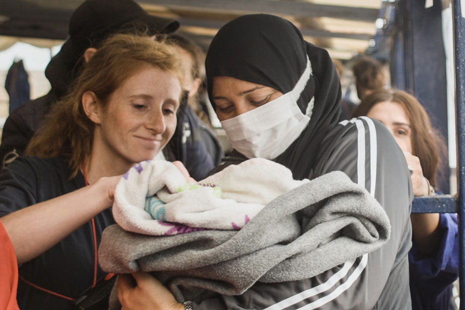 An Bord des Rettungsschiffs "Humanity 1" im Mittelmeer - Foto: Dokumentarfilm: Frauen auf der Flucht, Wüste Film West