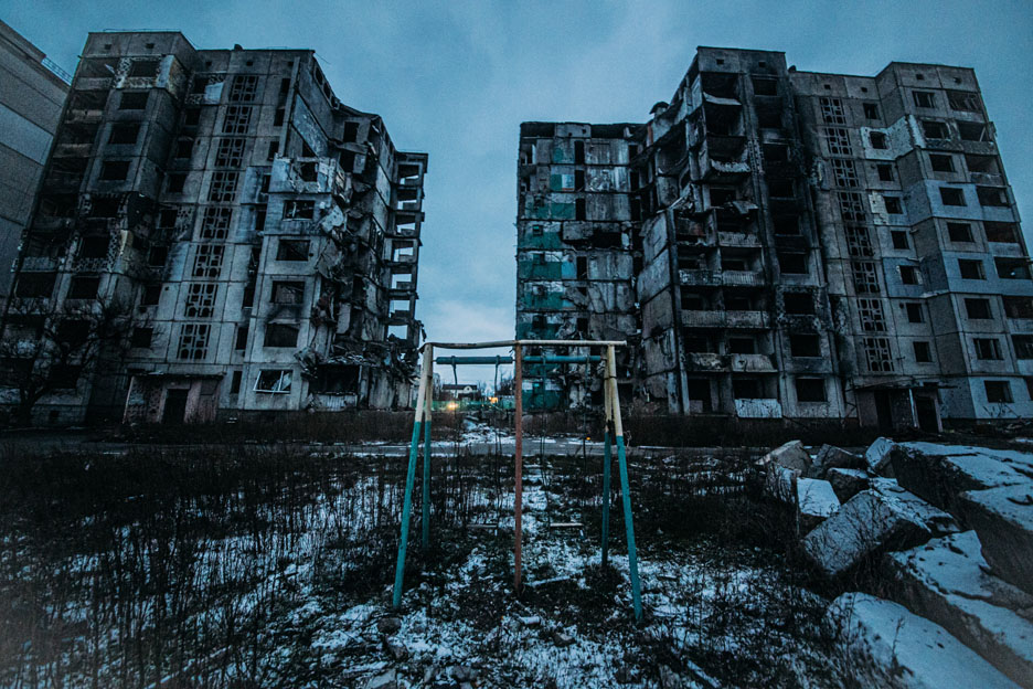 Zerstörter Kinderspielplatz in Borodianka Ukraine