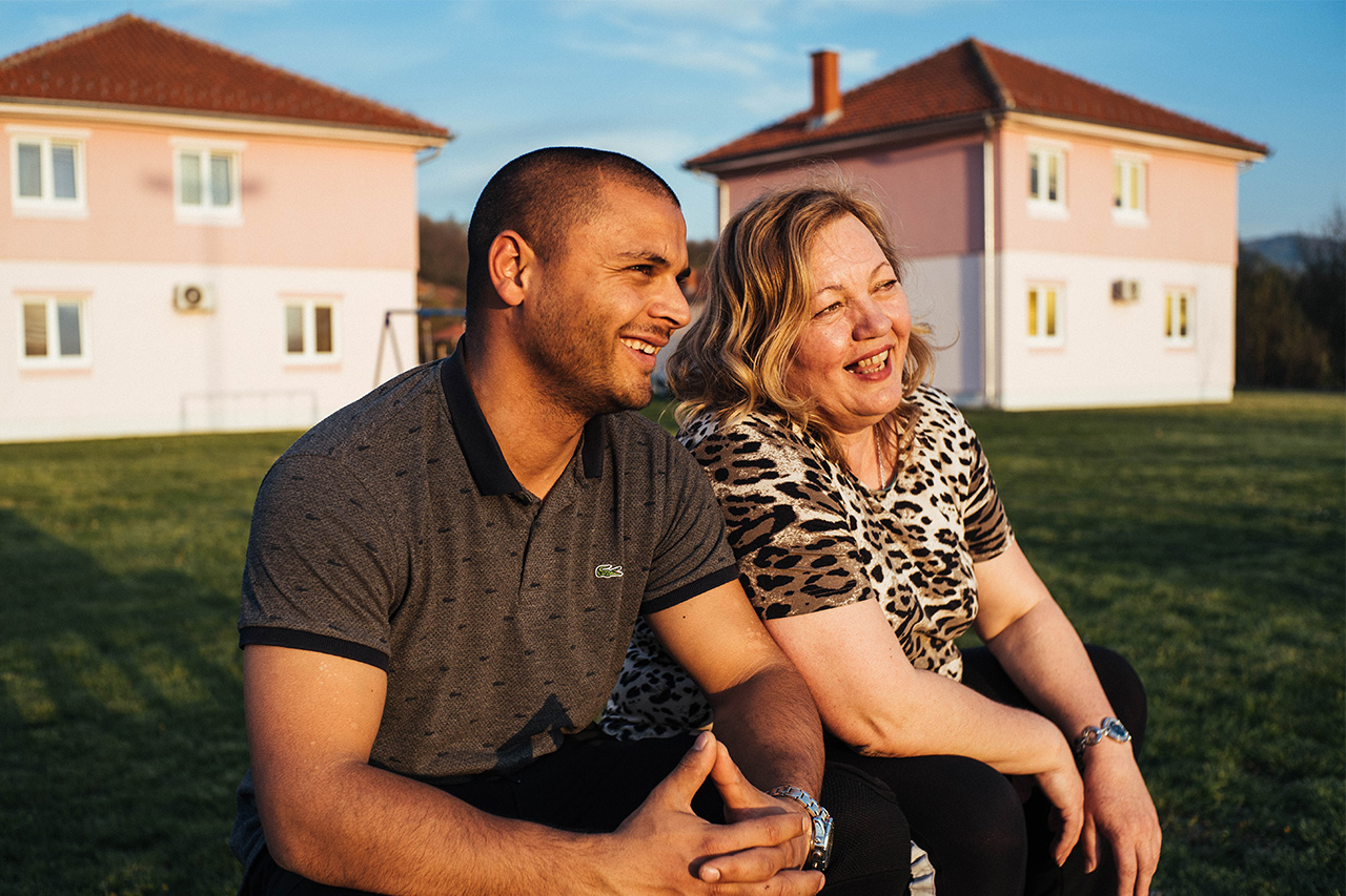 Dragan schaut in die Kamera