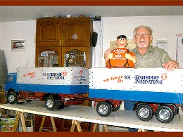 Paul Kupczyk mit seinem Mercedes-Benz 1626 & Anhänger