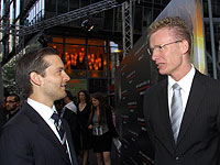Treffen auf dem schwarzen Teppich: Heiko Mehlhart (r.) mit Tobey Maguire - Foto: Sony Pictures Releasing