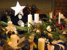 Adventskränze gebastelt vom Kreativkreis