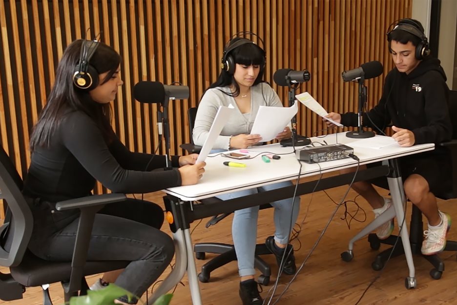 Jugendliche produzieren Podcast