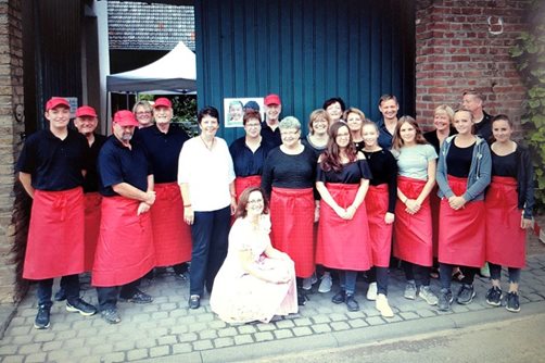 Helferteam des Reibekuchenfests. Foto: Privat