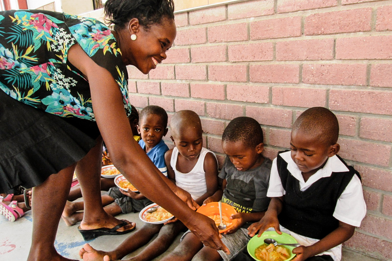 Mittagessen im SOS-Kindergarten in Namibia