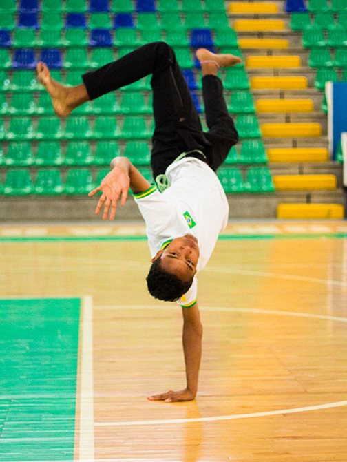 Handstand auf einem Arm