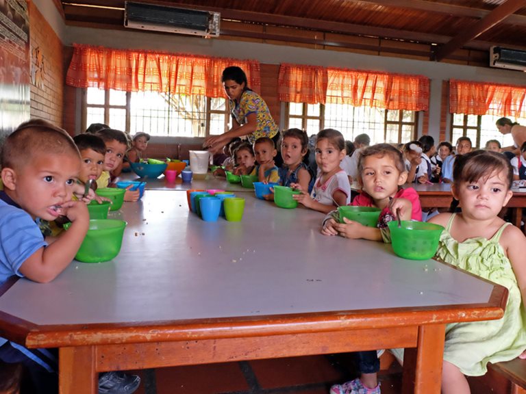 Kinder leiden am meisten unter der Krise in Venezuela.