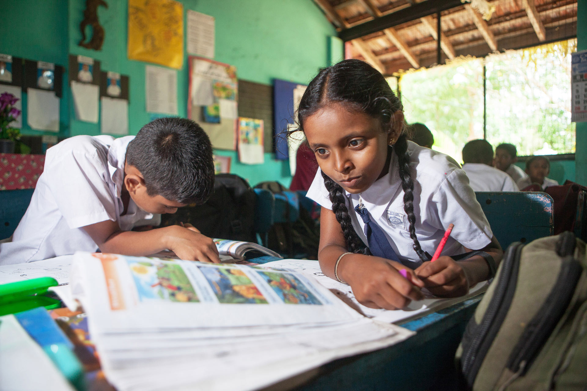 Die SOS-Kinderdörfer helfen in Sri Lanka Kindern u.a. mit Bildungsprojekten