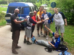 Wandern zu Gunsten der SOS-Kinderdörfer: zu Fuß von Unterhaching nach Burghausen