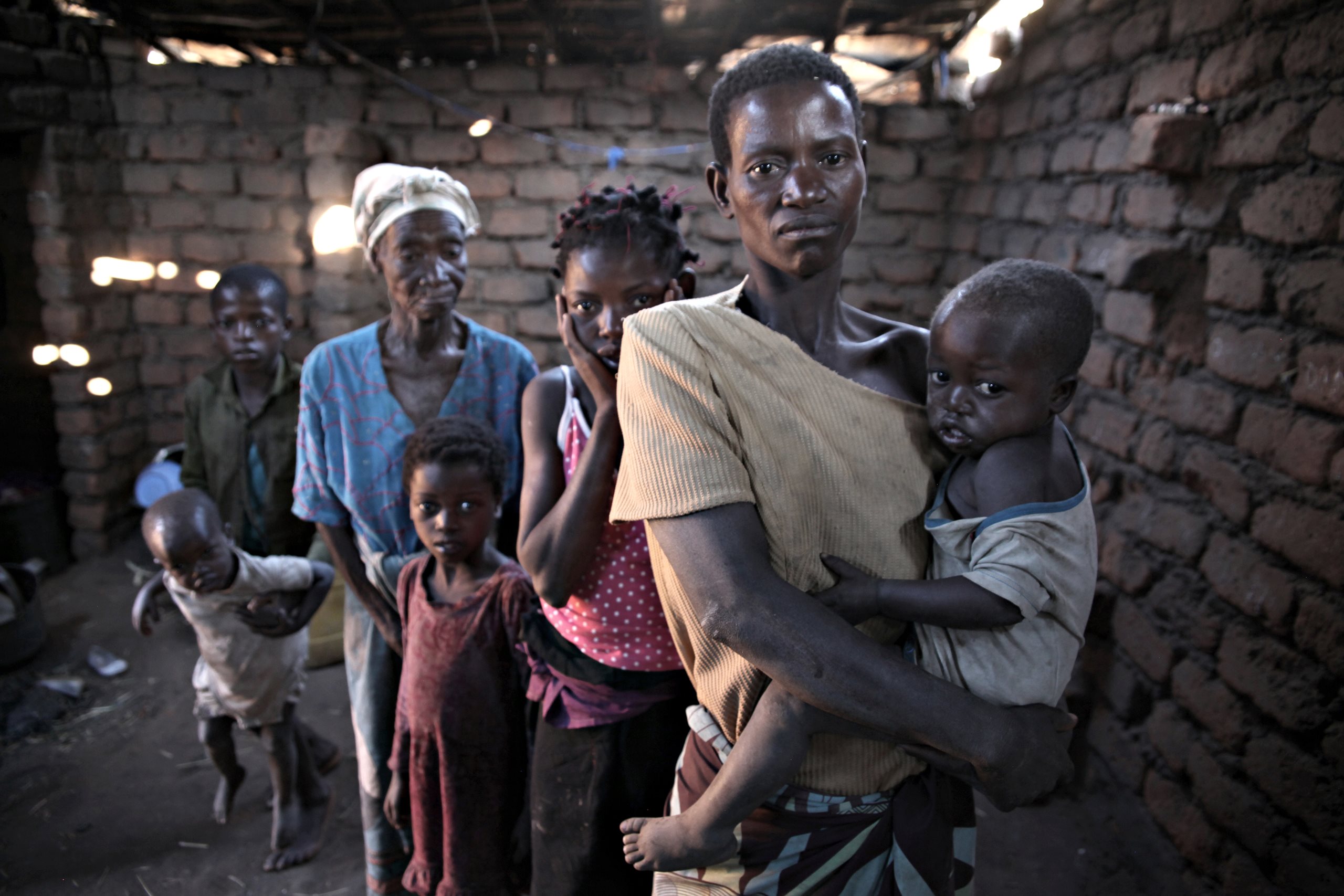Familien in Afrika Coronavirus-Gefahr