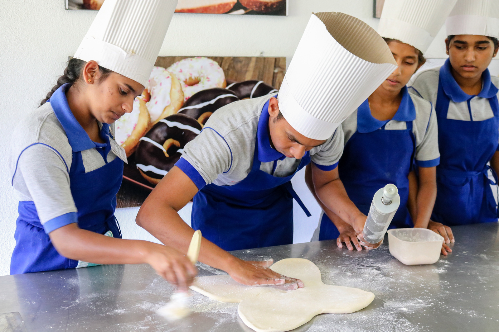 Bäckerei, Holzhandwerk oder IT: Im Ausbildungszentrum der SOS-Kinderdörfer in Monaragala, Sri Lanka, erlernen Jugendliche verschiedene Berufe. Foto: Leonora Barclay