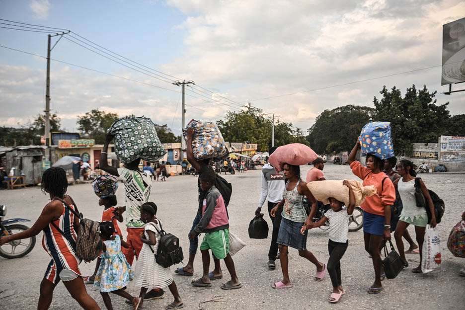 Kinder und Familien in Haiti auf der Flucht