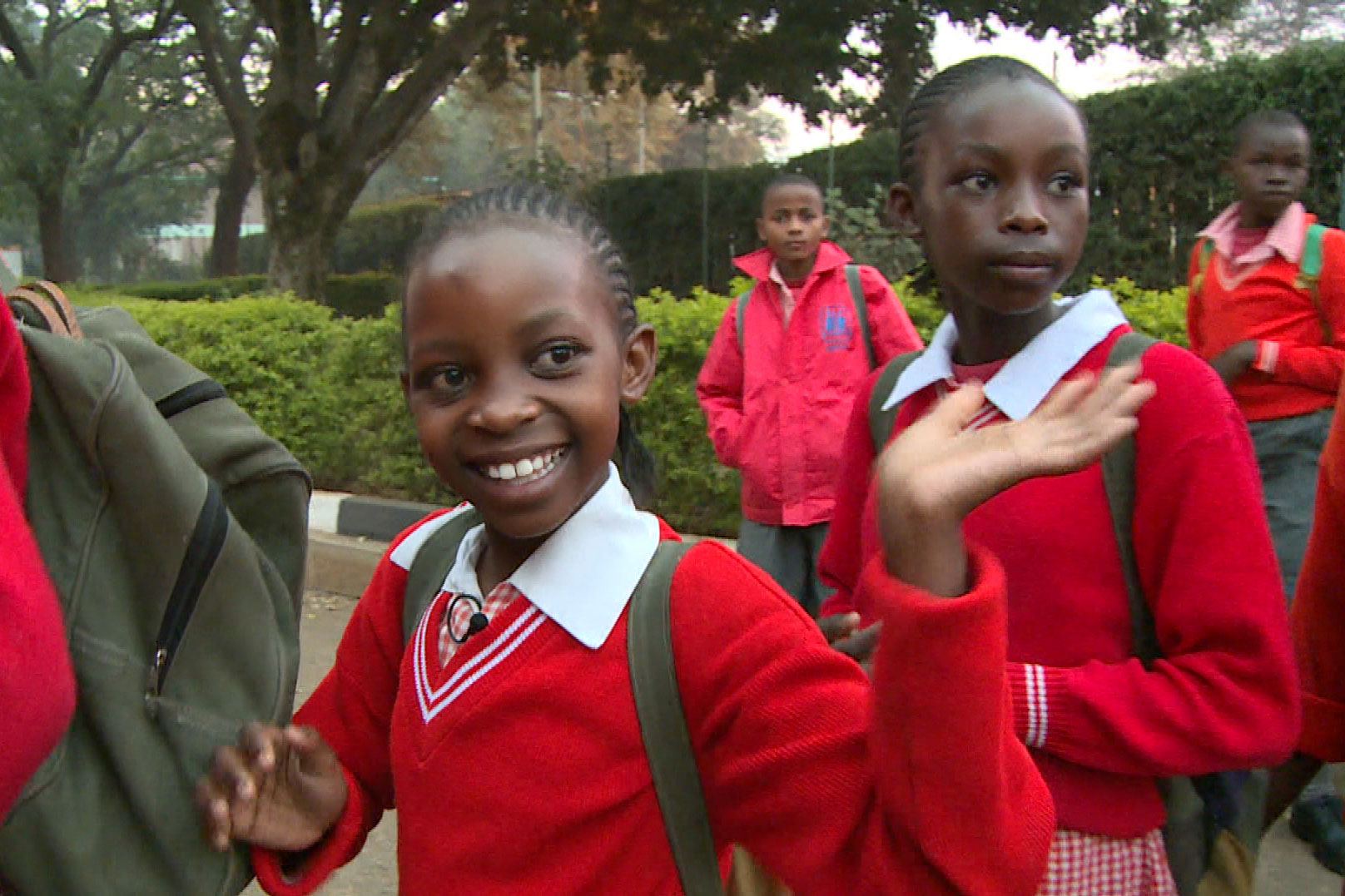 Auf dem Weg zur Schule: Magaret wächst im SOS-Kinderdorf in Kenia auf.