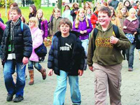 Die Schüler von Reinhard Dreker sind gut zu Fuß - Foto: privat