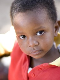 Ein Junge im SOS-Kinderdorf in Kenia