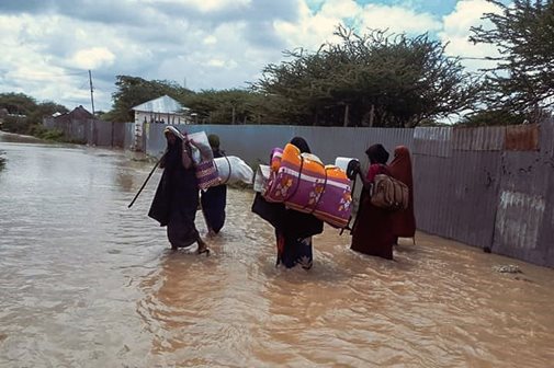 Überschwemmungen in Somalia: Hunderttausende fliehen vor den Fluten.
