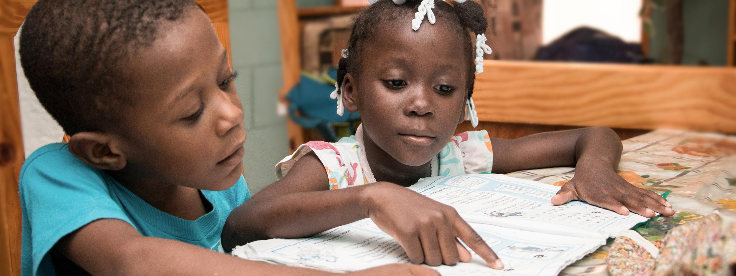 Lernende Kinder in Haiti