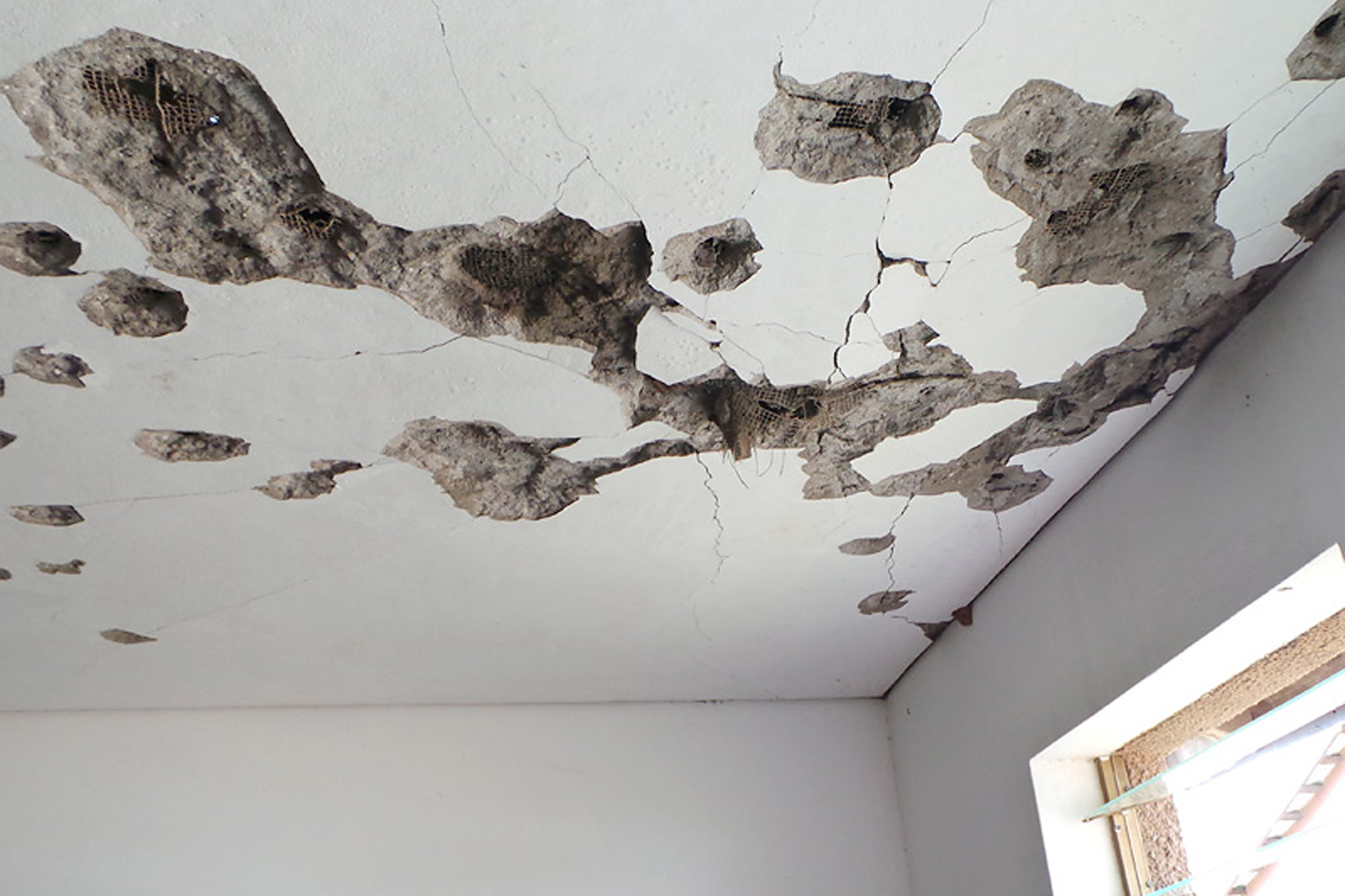 Schäden an der SOS-Klinik