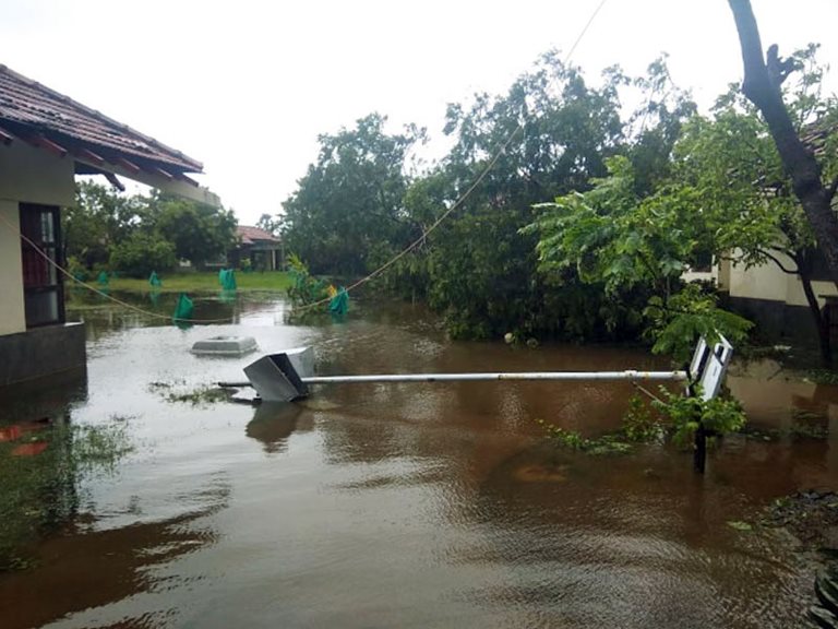 Schäden nach Zyklon "Gaja"