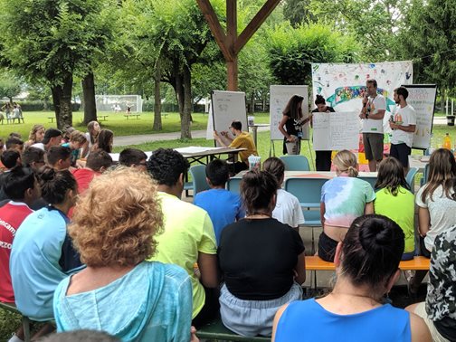 Ganz schön mutig: Die Kinderbürgermeister präsentierten ihre Forderungen beim Kinderparlement vor vielen interessierten Zuhörern.