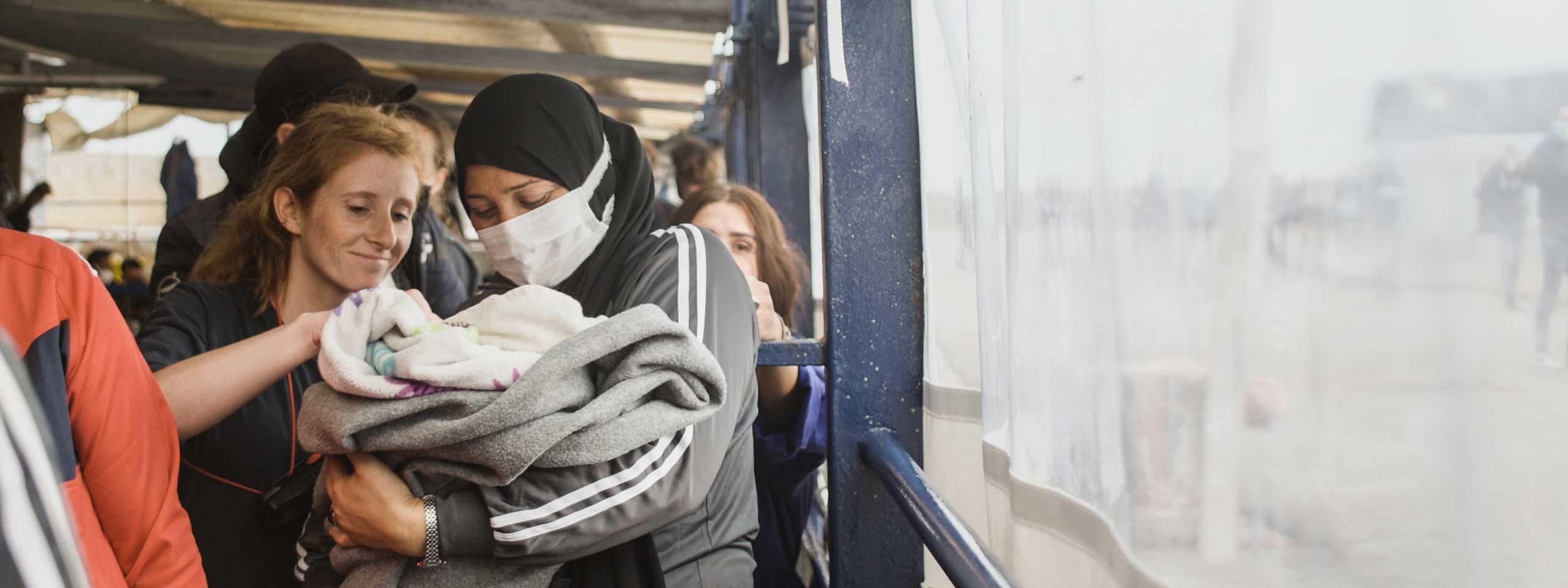 Foto: Dokumentarfilm: Frauen auf der Flucht, Wüste Film West
