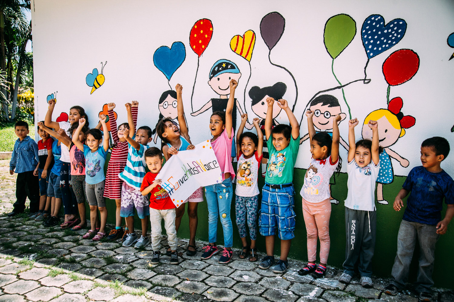 Kinder haben Rechte! Mädchen und Jungen in einem Sozialzentrum der SOS-Kinderdörfer in El Salvador. Foto: Alea Horst