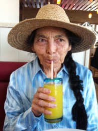 SOS-Mutter Isabel ist stolz und glücklich