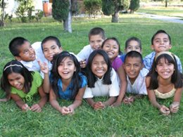 Kinder aus dem SOS-Kinderdorf Tijuana in Mexiko