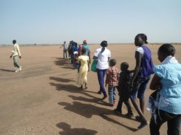 Evakuierung: Warten am Flughafen in Malakal