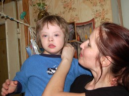 SOS-Familienhilfe in der Ukraine: Mutter mit Tochter