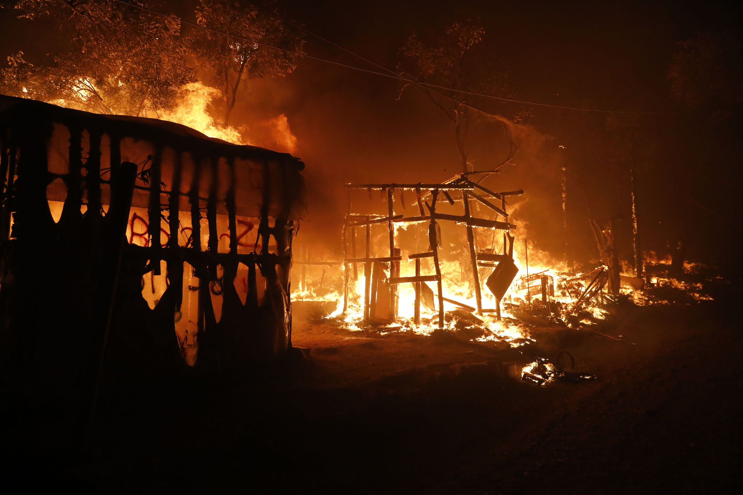 Feuer im Fluechtlingscamp Moria