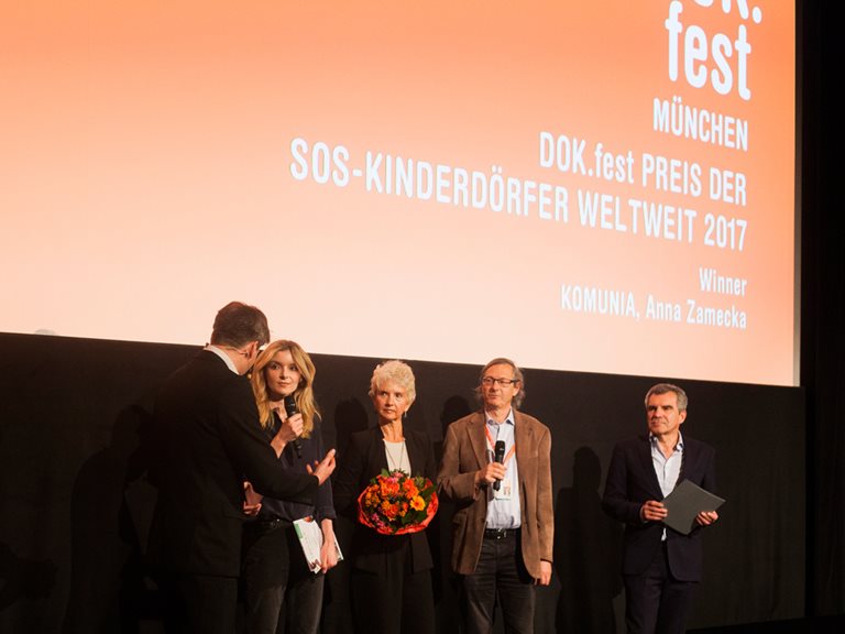 DOK.fest München - SOS vergibt Dokumentarfilmpreis an "Komunia"