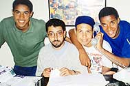 Mitarbeiter und Jugendliche des SOS-Jugendhauses in Marrakesch, Marokko - Foto:SOS-Archiv