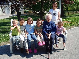 Maria Weber an ihrem 90sten Geburtstag im SOS-Kinderdorf Hinterbrühl