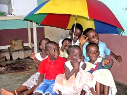Zuhause im Kinderdorf: SOS-Kinder in Côte d