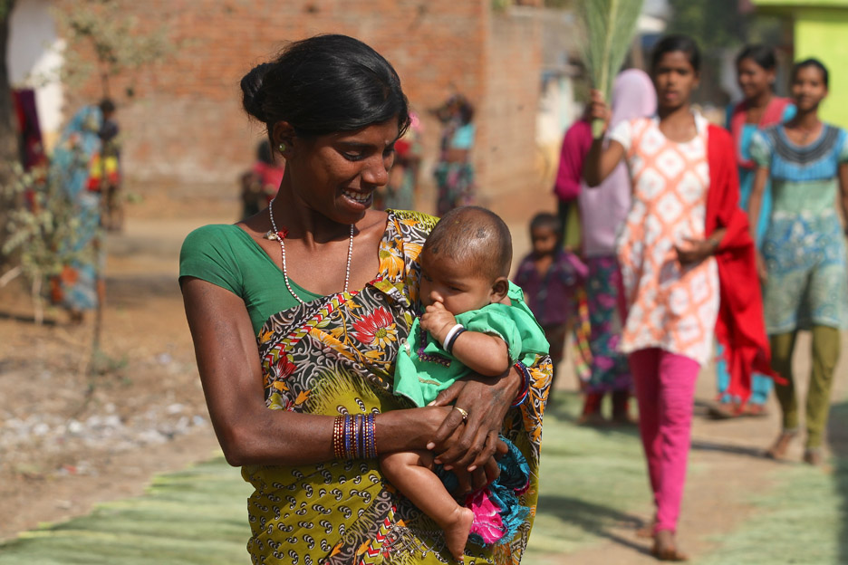 Mutter mit Baby in Indien - Foto: Bjorn Owe Holmberg