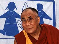 Zu Besuch in einem indischen SOS-Ausbildungszentrum: Dalai Lama